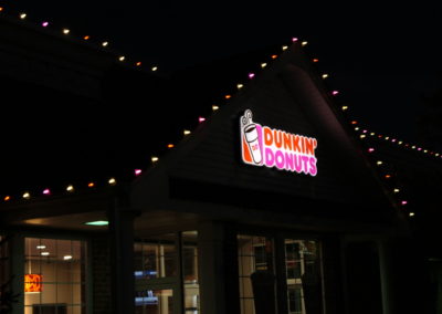 dunkin-donuts-orange-pink-white-lights
