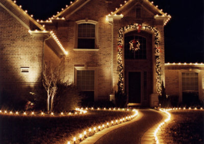 simple-roof-and-archway-garland-plus-stakes